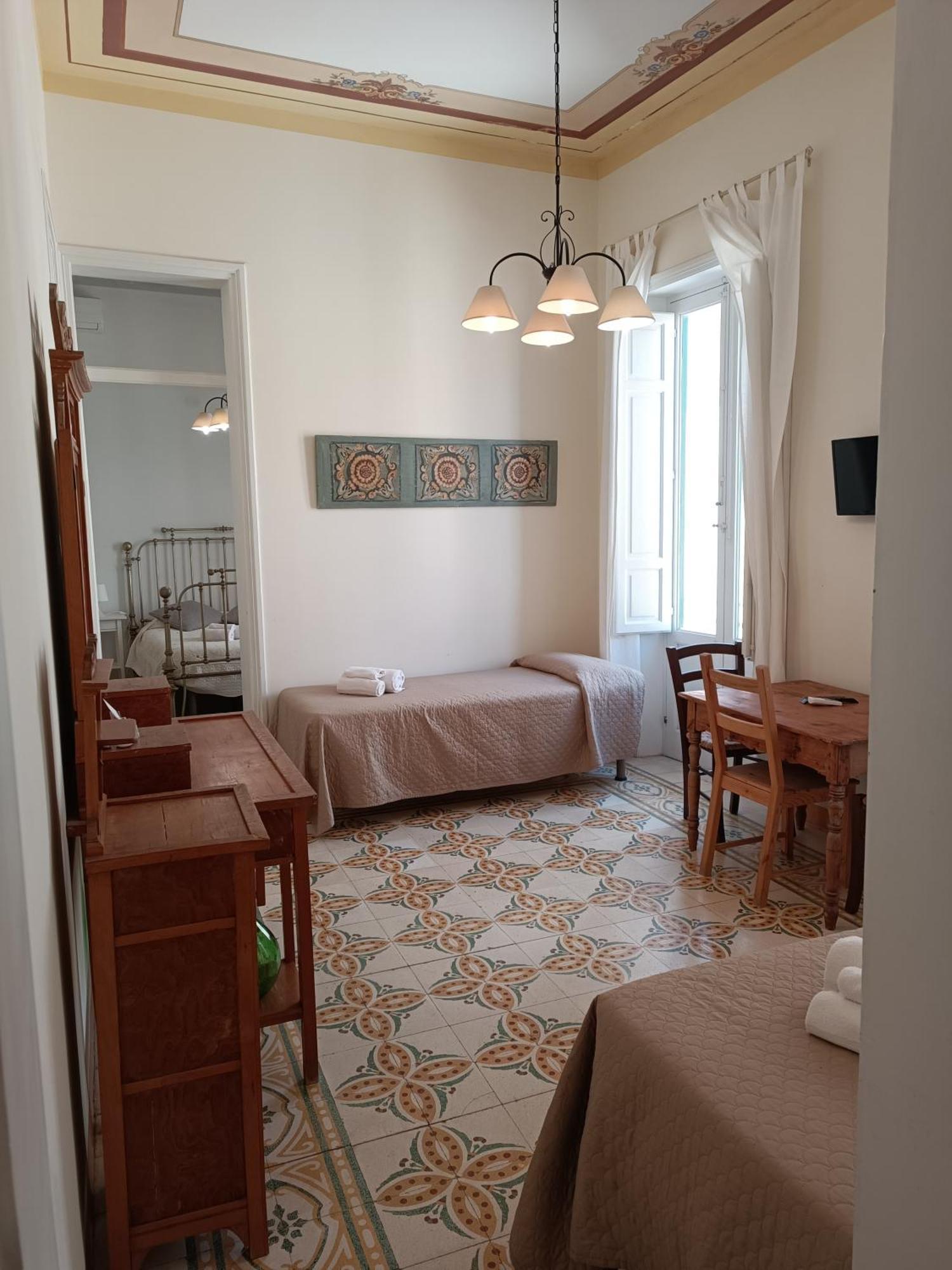 Boutique Rooms And Breakfast Granveliero Trapani Exterior foto