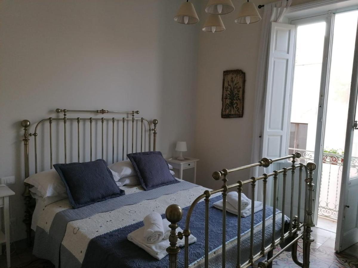 Boutique Rooms And Breakfast Granveliero Trapani Exterior foto